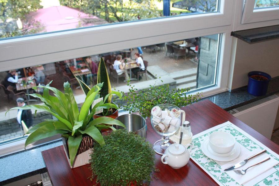 Hotel Römerhafen Köln Exterior foto